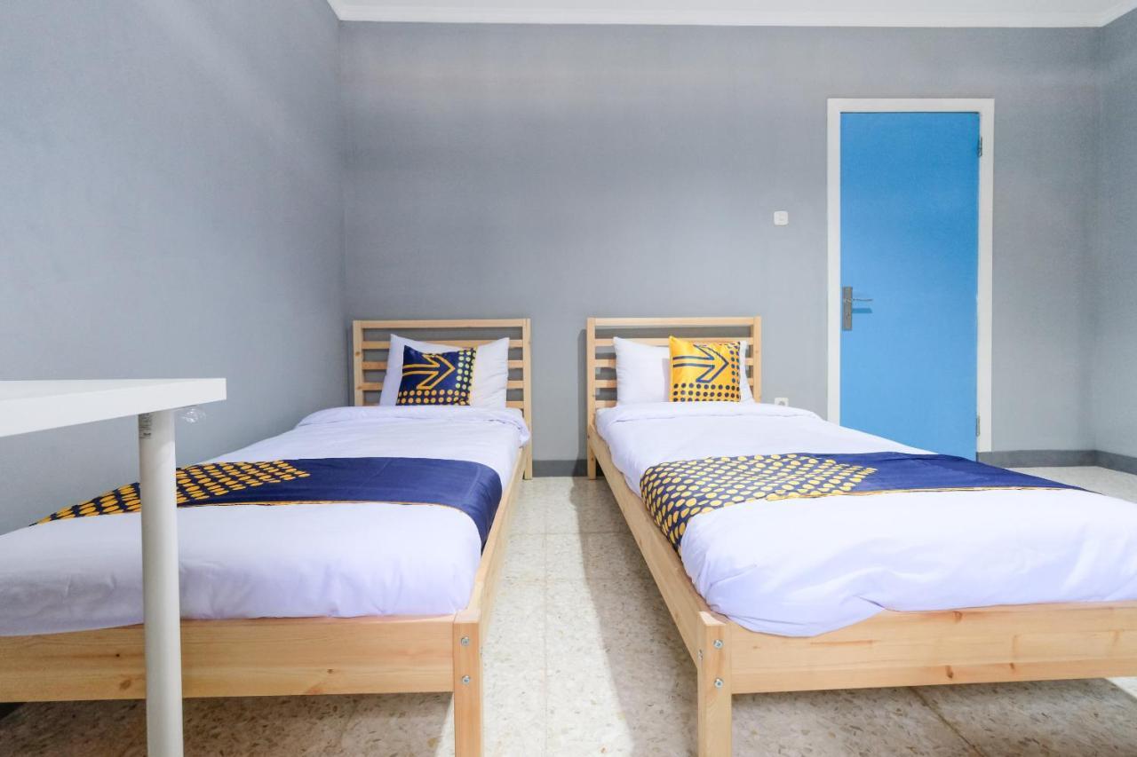 Spot On 2281 Omajo Hotel Semarang Exterior photo